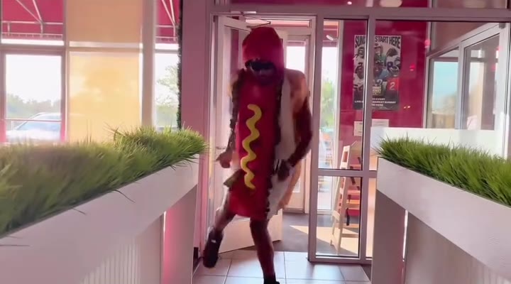 Hot Dog Man EJ: The Grand Entrance